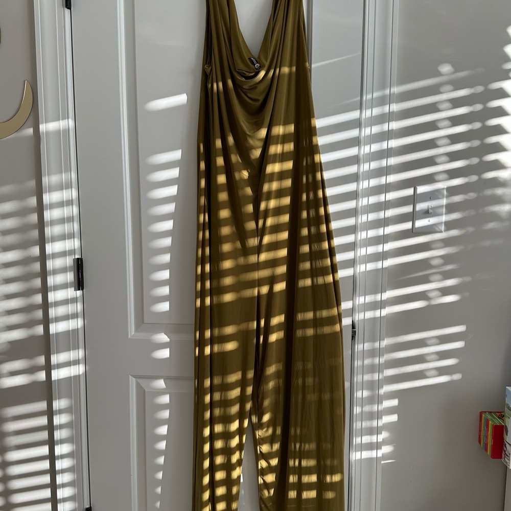 Boohoo draped collar slinky wide leg romper suit plus size jumpsuit